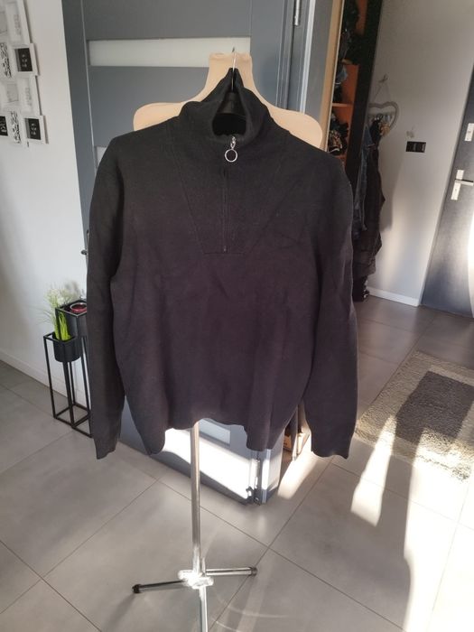 R.M czarny męski sweter golf
