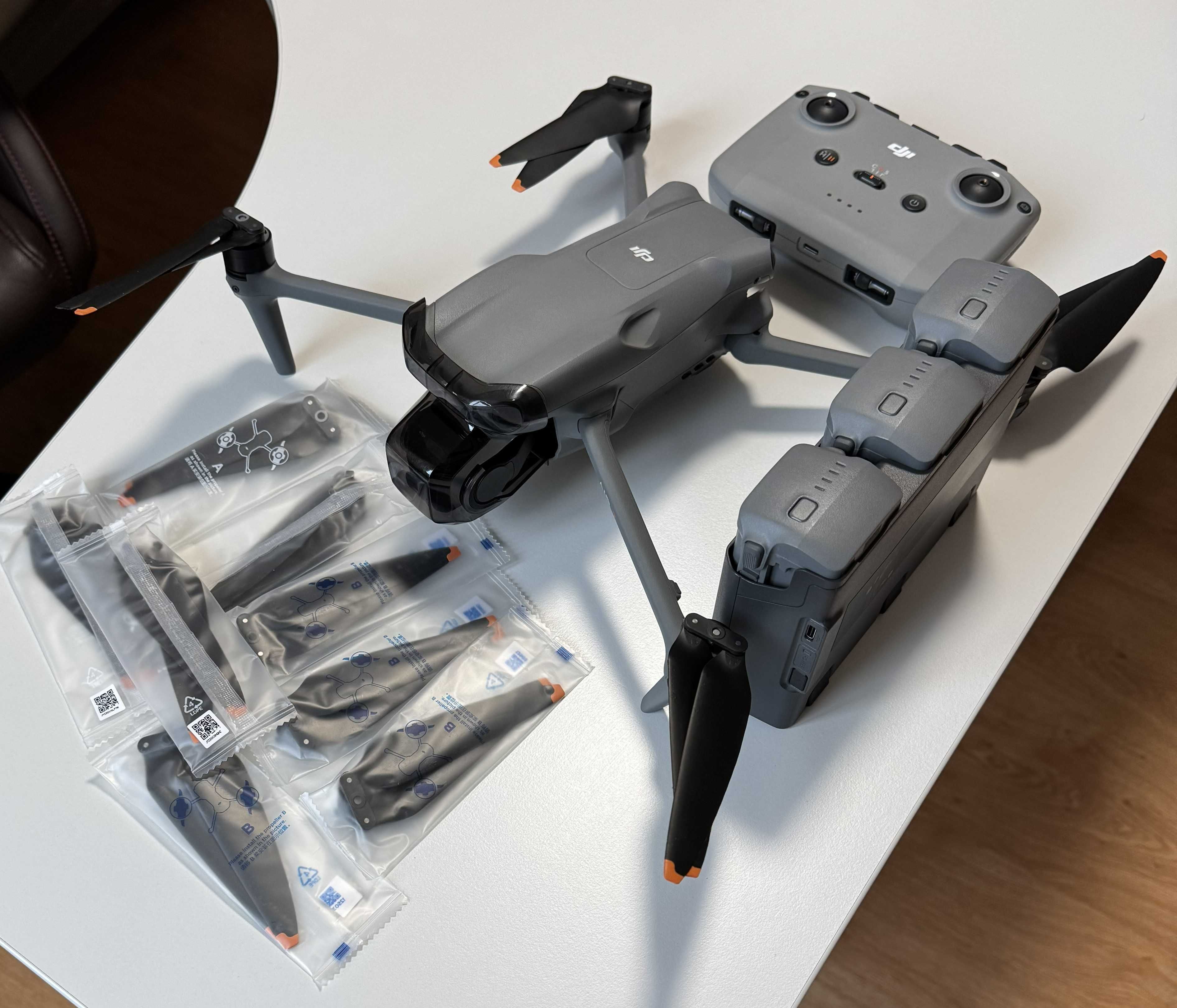 Квадрокоптер DJI Air 3 combo