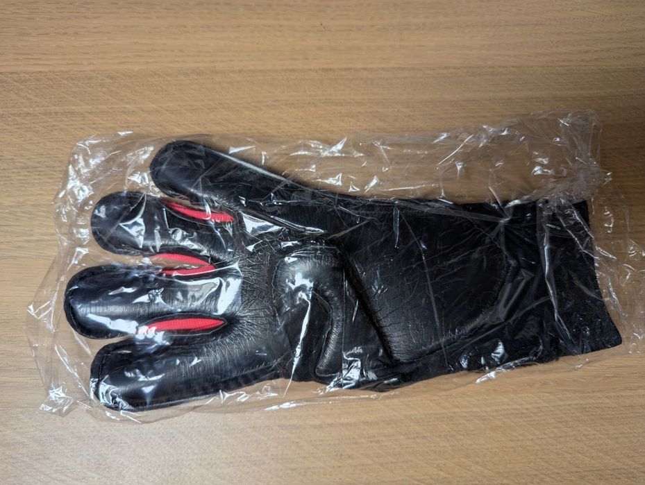 Rękawice bramkarskie Vanguard The Hundred Glove czarno-różowe roz 7