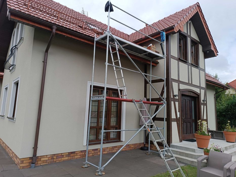Wynajem rusztowania fasadowe plettac ramowe