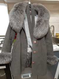 Пальто зимнее с мехом.Бабурка