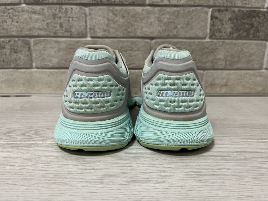 Кросівки жіночі спортивні Asics GT-4000 для бігу, залу 40р. 25,5см