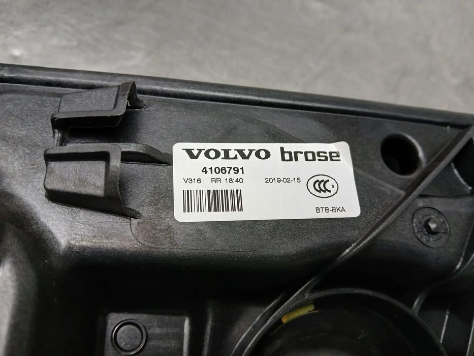 Elevador vidros trás direito VOLVO XC40 (536)