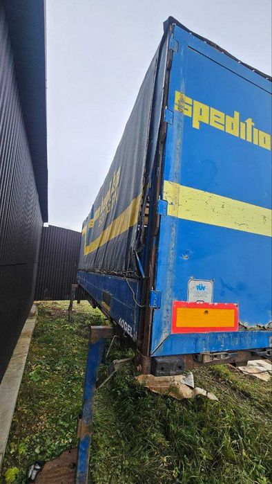 напівпричіп, причіп для перевезення вантажів