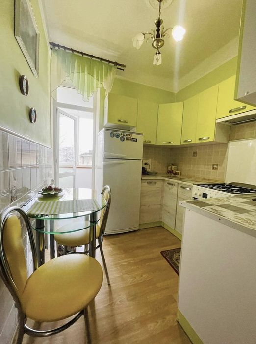 Продаж 3 кімн. квартири вул. Зерова/Кульпарківська