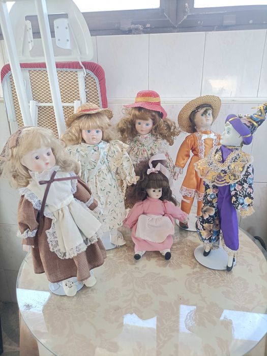 Bonecas de porcelana