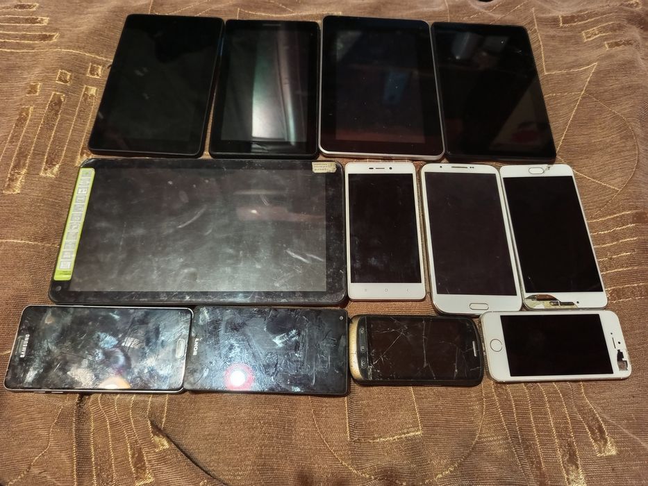 Бу телефони і планшети