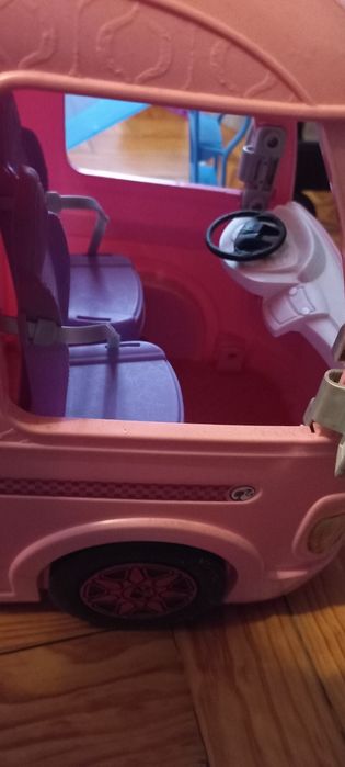 Autocaravana da Barbie completa