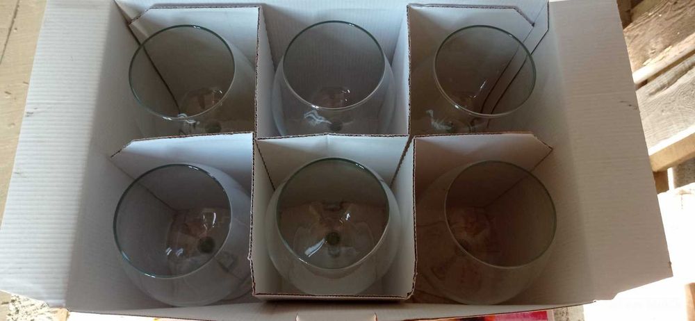 Бокалы под вино.