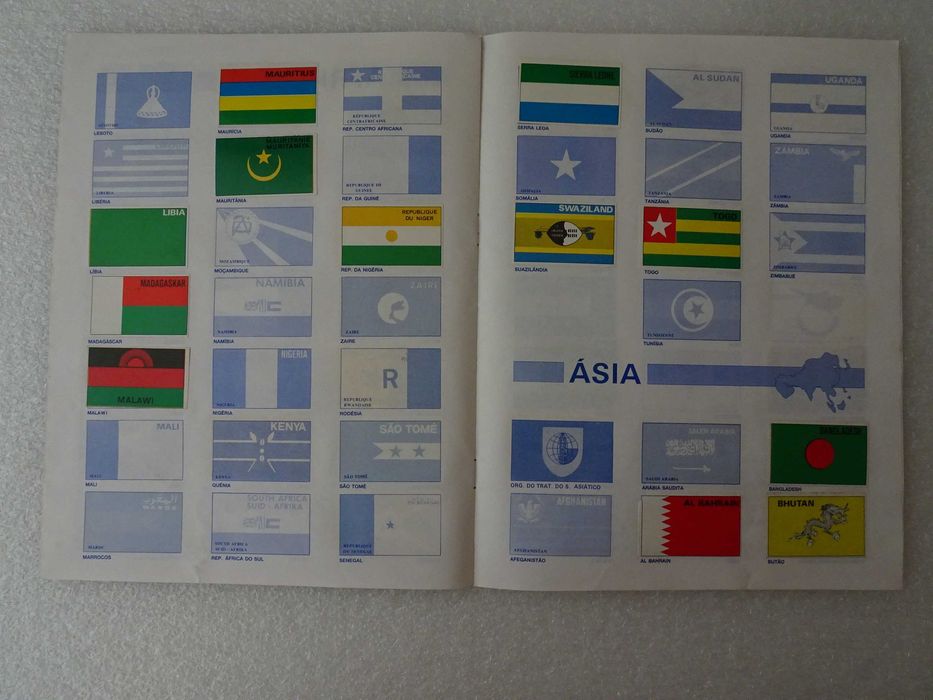 Caderneta de cromos Gold Flags - Sega - tem 47 cromos