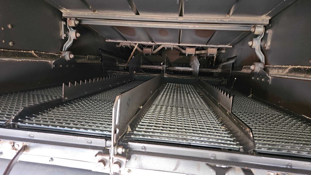 зернозбиральний комбайн CLAAS MEGA 204