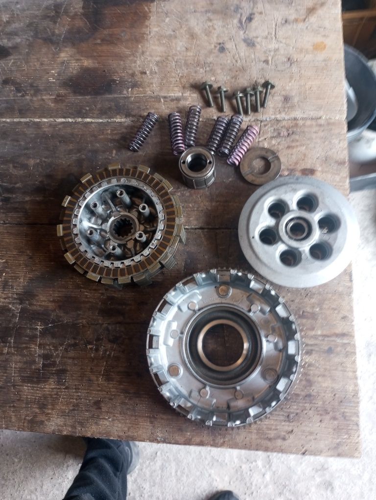 Sprzęgło kosz sprzęgłowy koszyk sprzęgła część Yamaha R6 99-02r B4