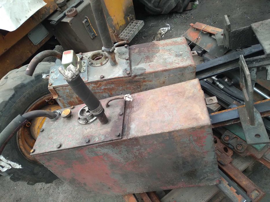zbiornik olejowy hydrauliki z wózka widłowego