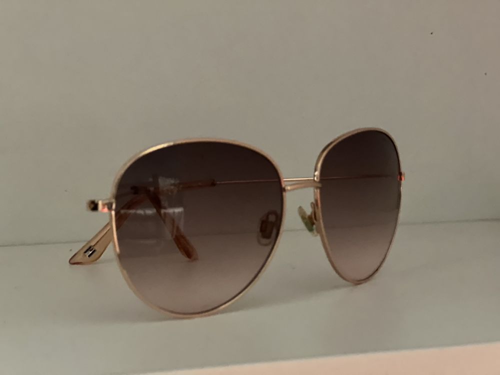 Okulary przeciwsłoneczne Tommy Hilfiger damskie. Stan idealny