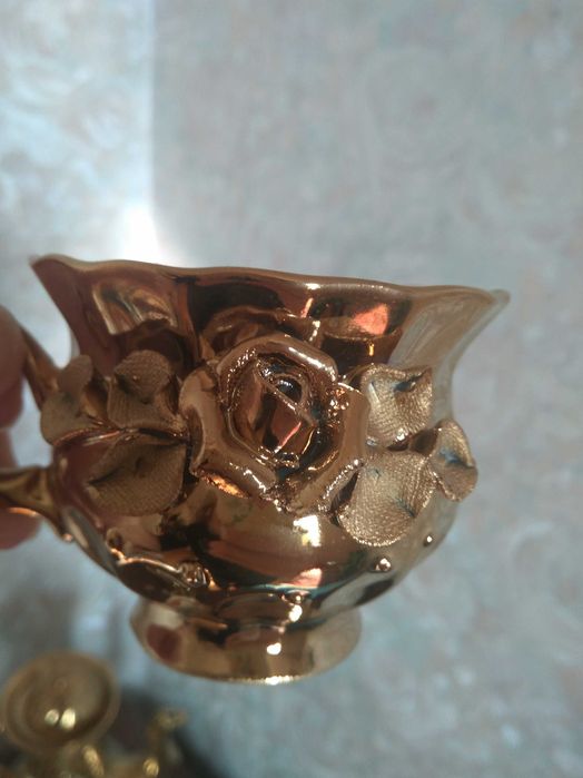 Кофейный сервиз золотой.
