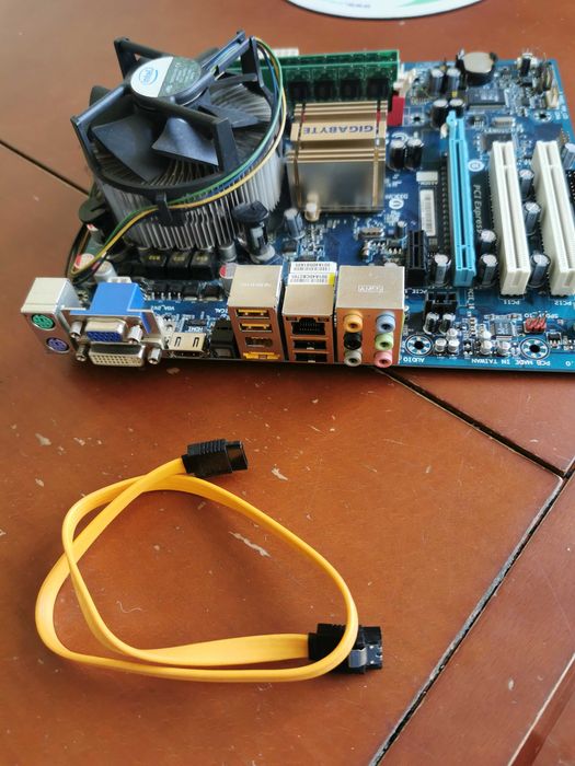 Płyta główna Gygabyte GA-73PVM-S2H