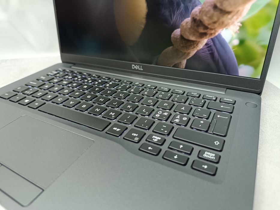 Ноутбук Dell Latitude 7400/i5-8365U/16 ГБ/NVMe 256 GB/14 " Full HD IPS