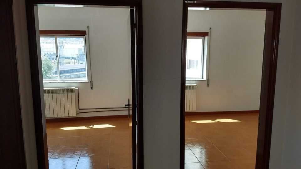 Arrendamento de apartamento T3 com 100m2