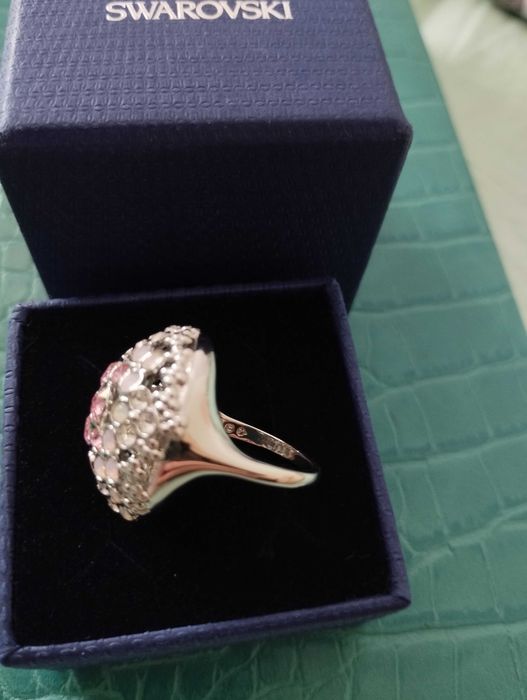 Anel Swarovski oficial com caixa original - Novo
