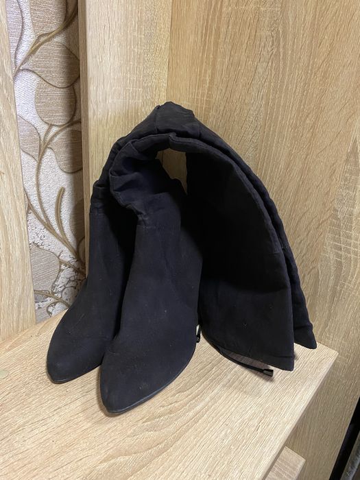 Замшеві ботфорти.