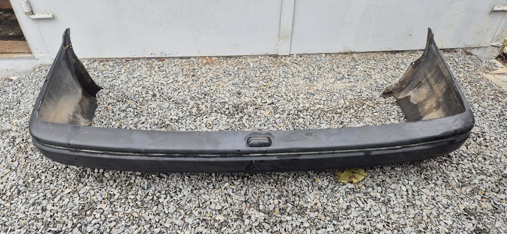 Бампер задній Ford Escort mk4