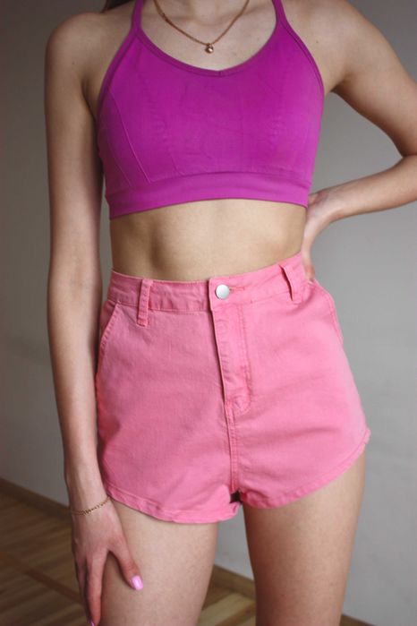 Рожеві шорти від PLT