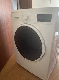 Máquina de lavar roupa avariada