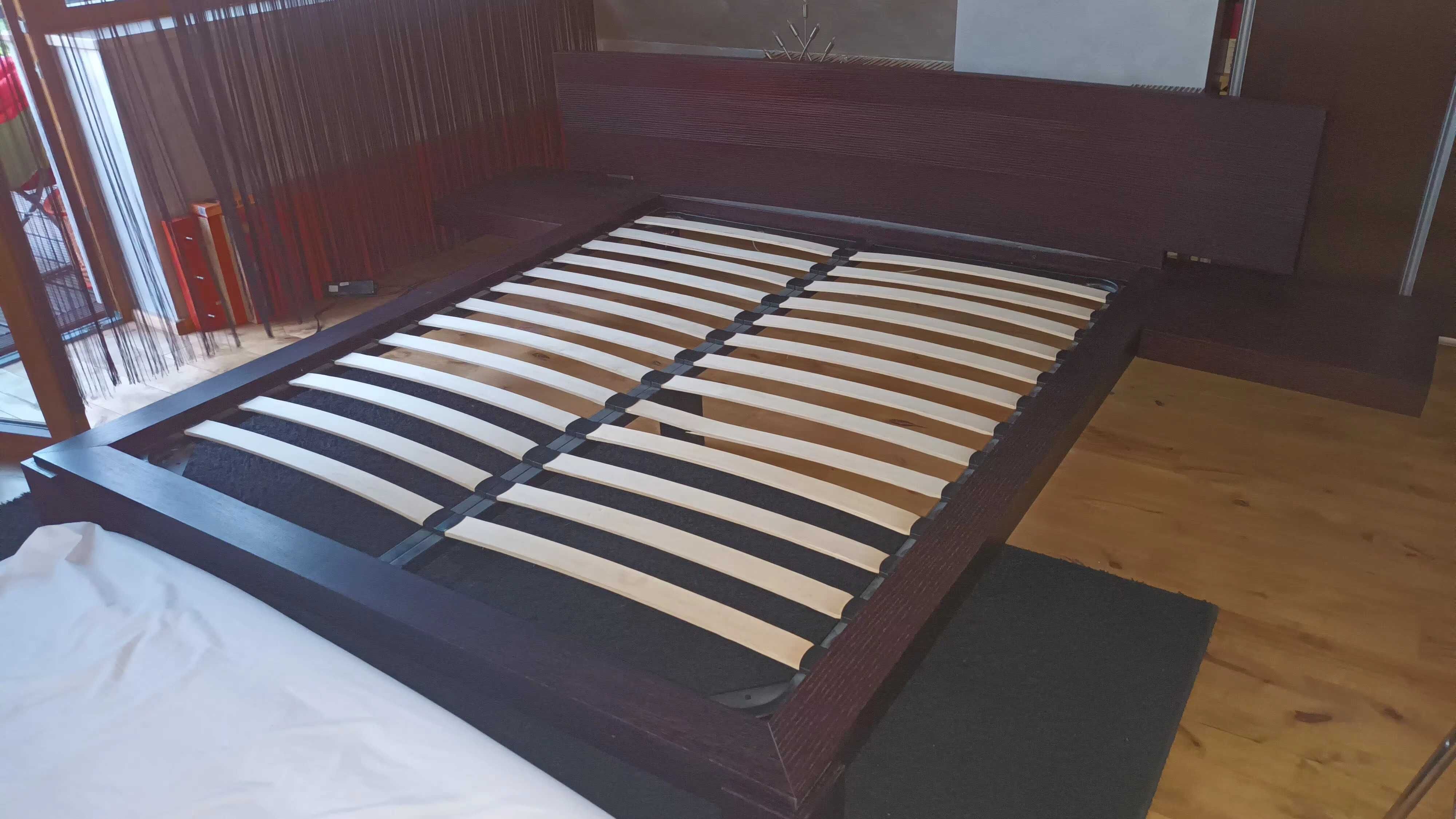 Łóżko 160 x 200 ze stolikami nocnymi fornir wenge