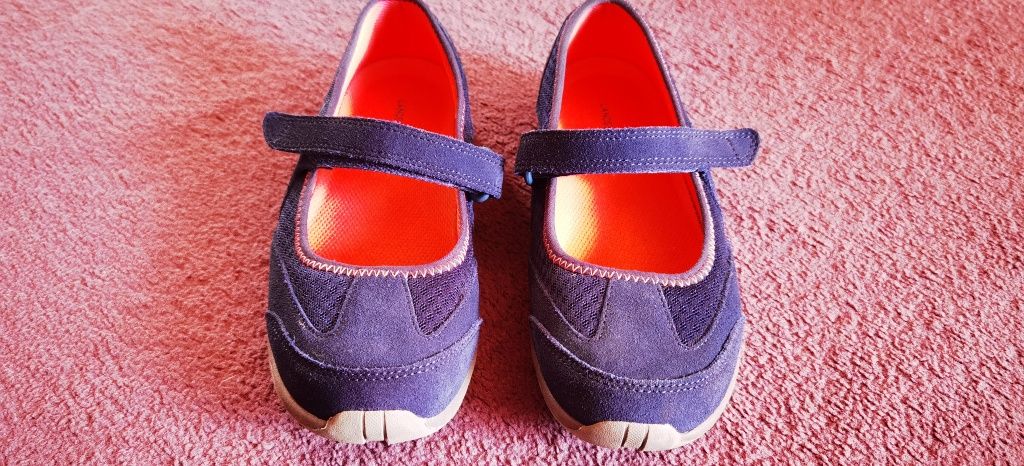 Witam. Buty że skóry.