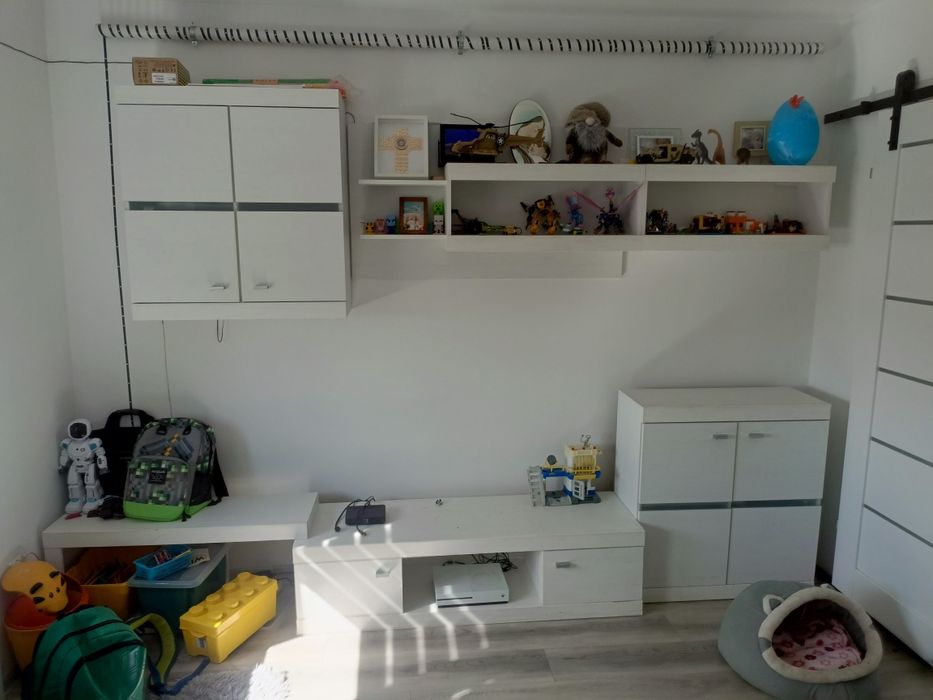 Zestaw mebli  jasnych