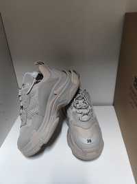 Sapatilhas Balenciaga triple S