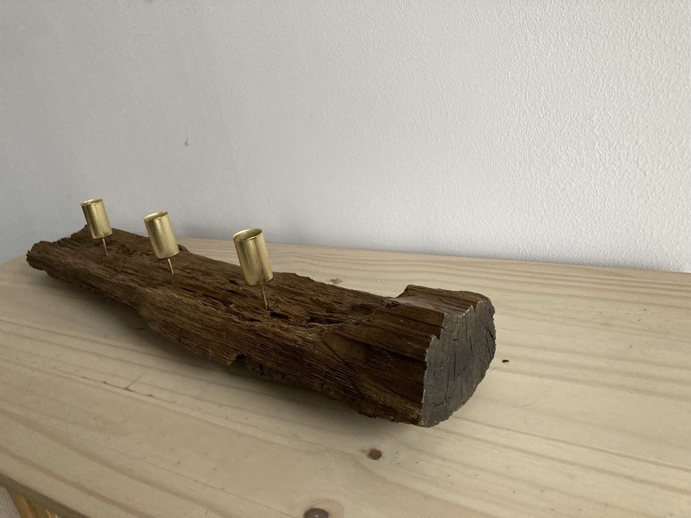 Drewniany świecznik w stylu rustykalnym