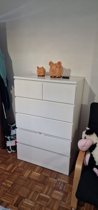 Mobilia diversa usada mas em bom estado