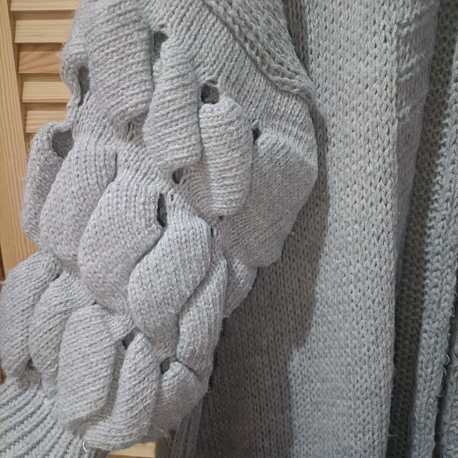Duży sweter z wełną