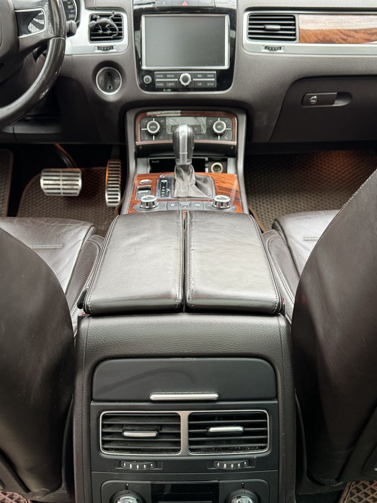 Volkswagen Touareg Exlusive 2011 за 22500$