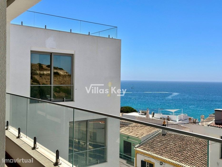 6 apartamentos com piscina, vista mar e grandes terraços ao lado da...