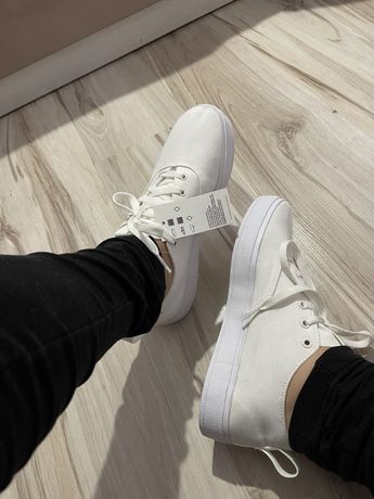 кросівки Adidas