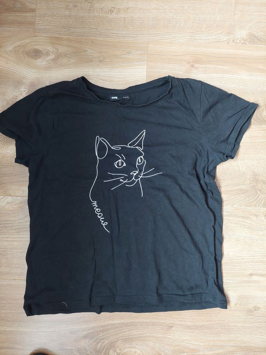 Czarna koszulka z kotem