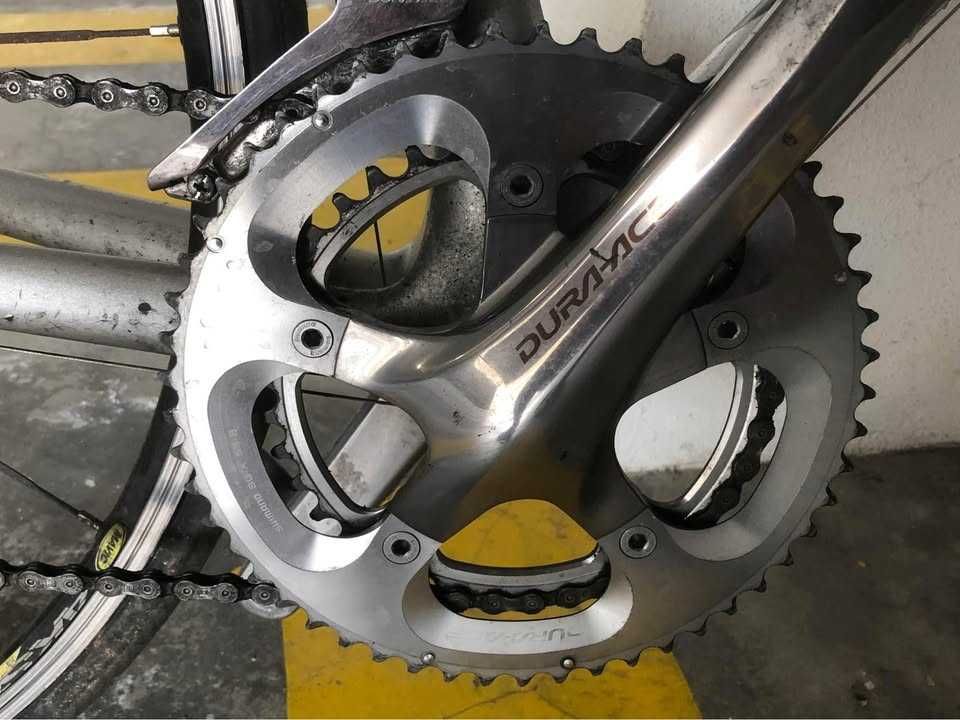 bicicleta de ciclismo Trek carbono