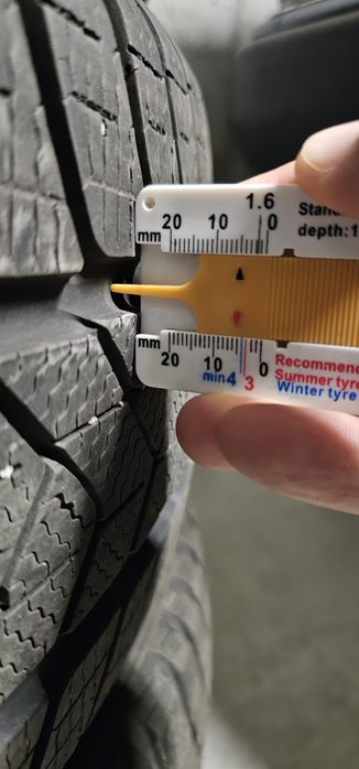 Opony Pirelli Sottozero 3, 225/55/18 4sztuki 4/5 mm zimowe
