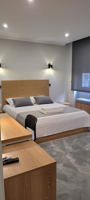 Aluga-se quarto para casal