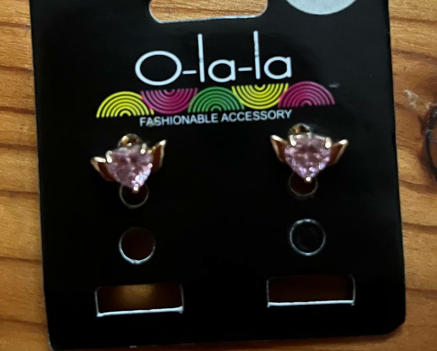 Віддам біжутерію