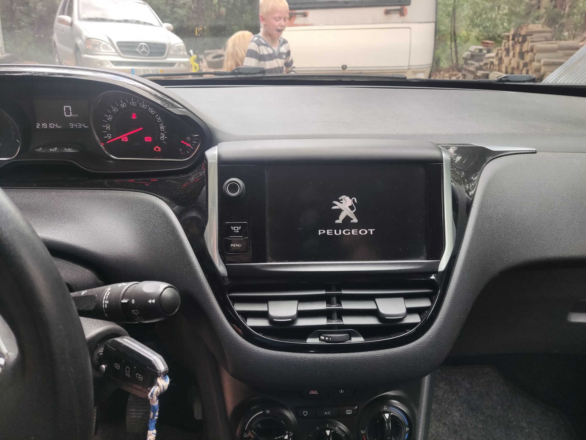 Peugeot 208. 1.2