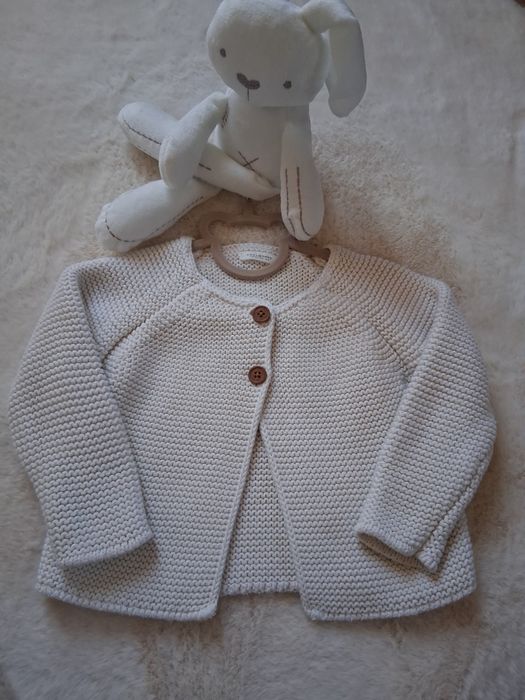 Sweterek dziewczęcy