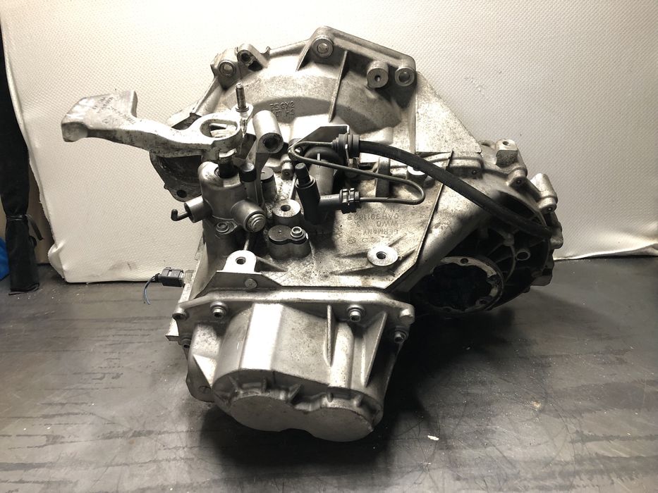 Коробка передач кпп VW 1.6 FSI Touran Caddy passat b6 JJY HPB GQG