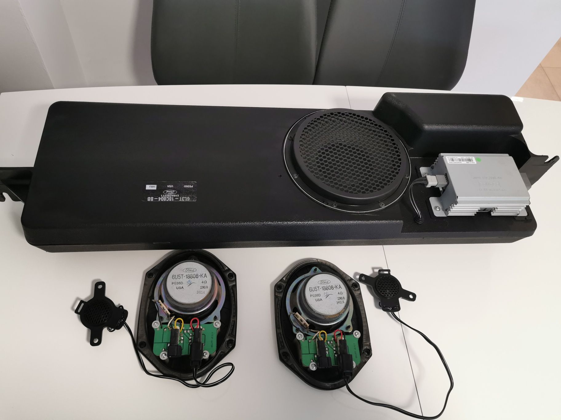 Zestaw nagłośnienia + Subwoofer  Ford f -150  RAPTOR