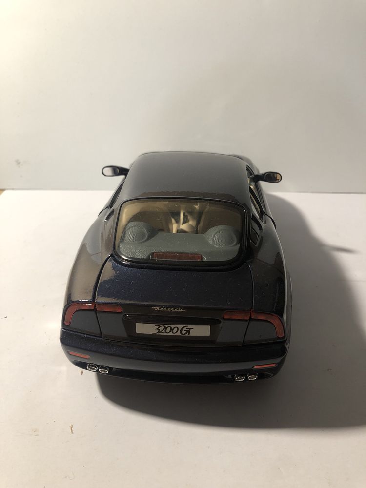 Maserati 3200GT burago 1/18