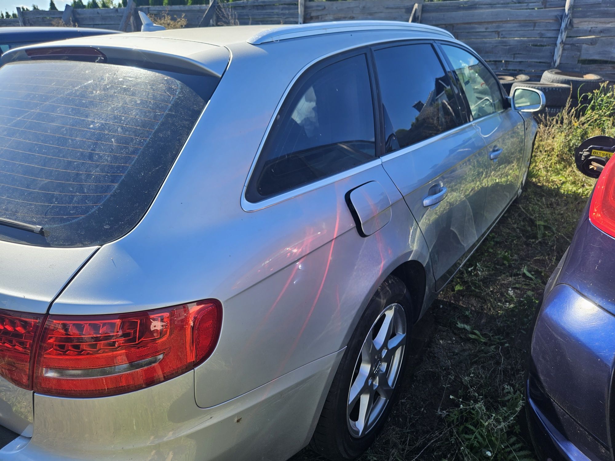 Audi a4 b8 LX7W zderzak lampa drzwi klapa koło chłodnica gril xenon