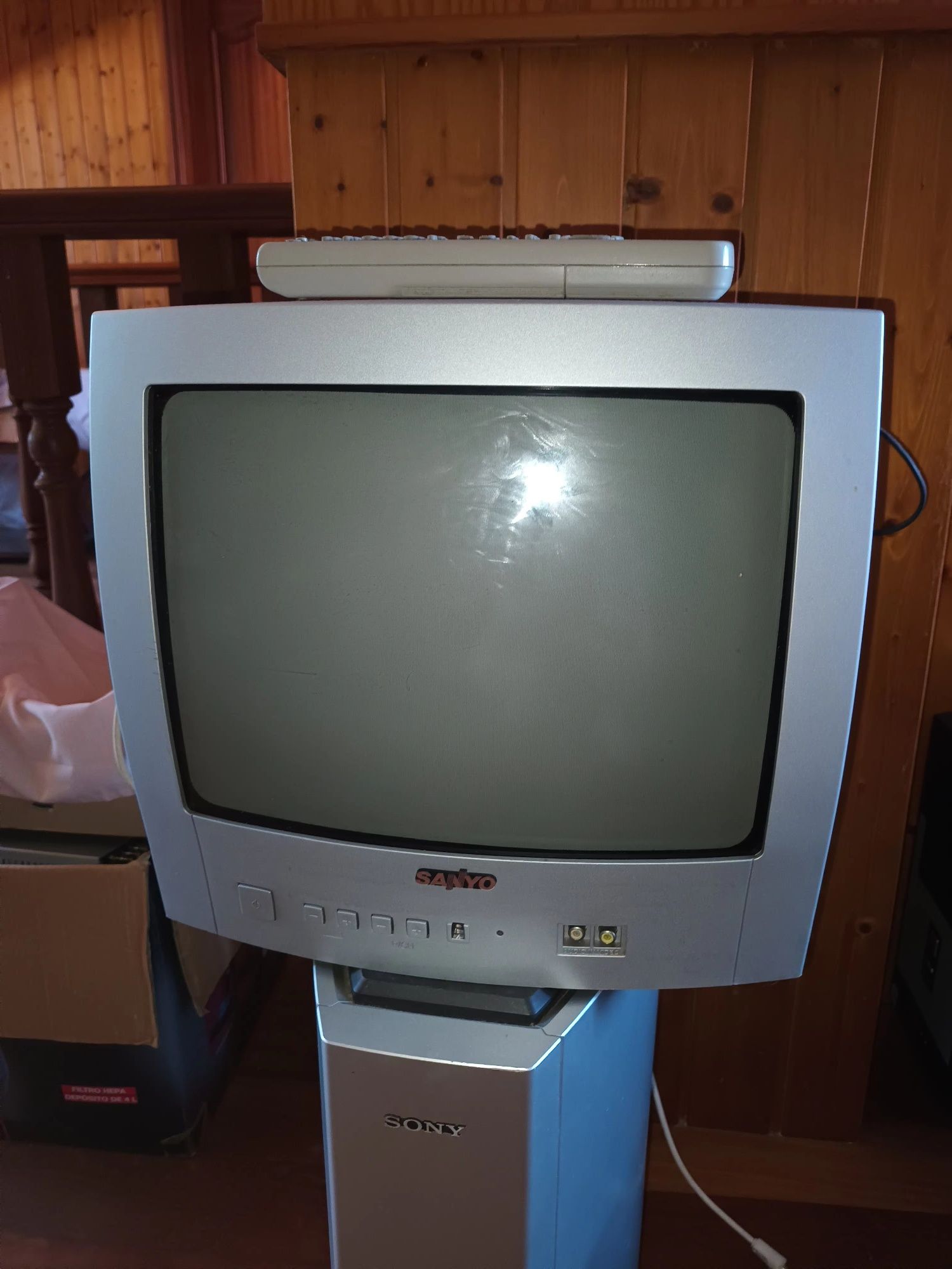 Tv sanyo c/comando a funcionar