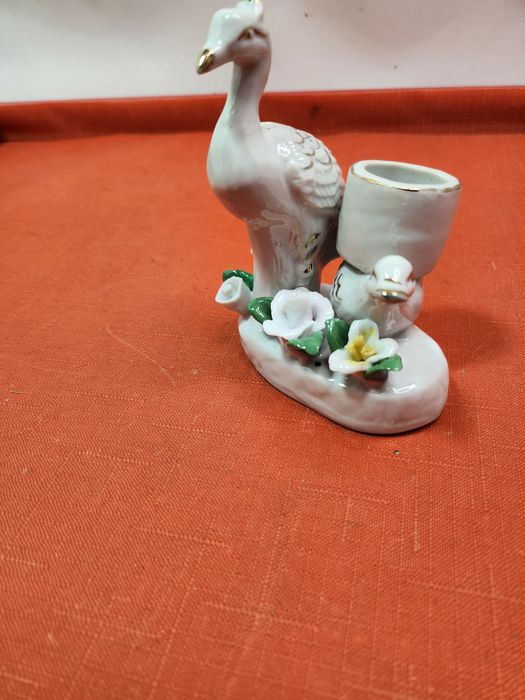 porcelanowy świecznik z okresu PRL.